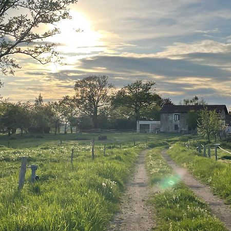 Gite A La Campagne Au Bord D'Un Lac 8 Personnes Saint-Quentin-sur-Charente Exteriér fotografie